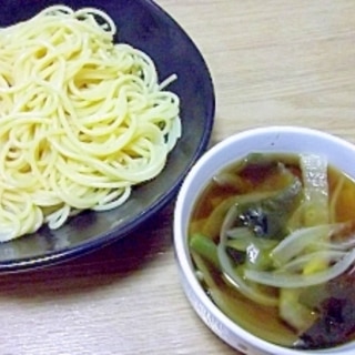 スパゲティで中華つけ麺～野菜たっぷり醤油スープ